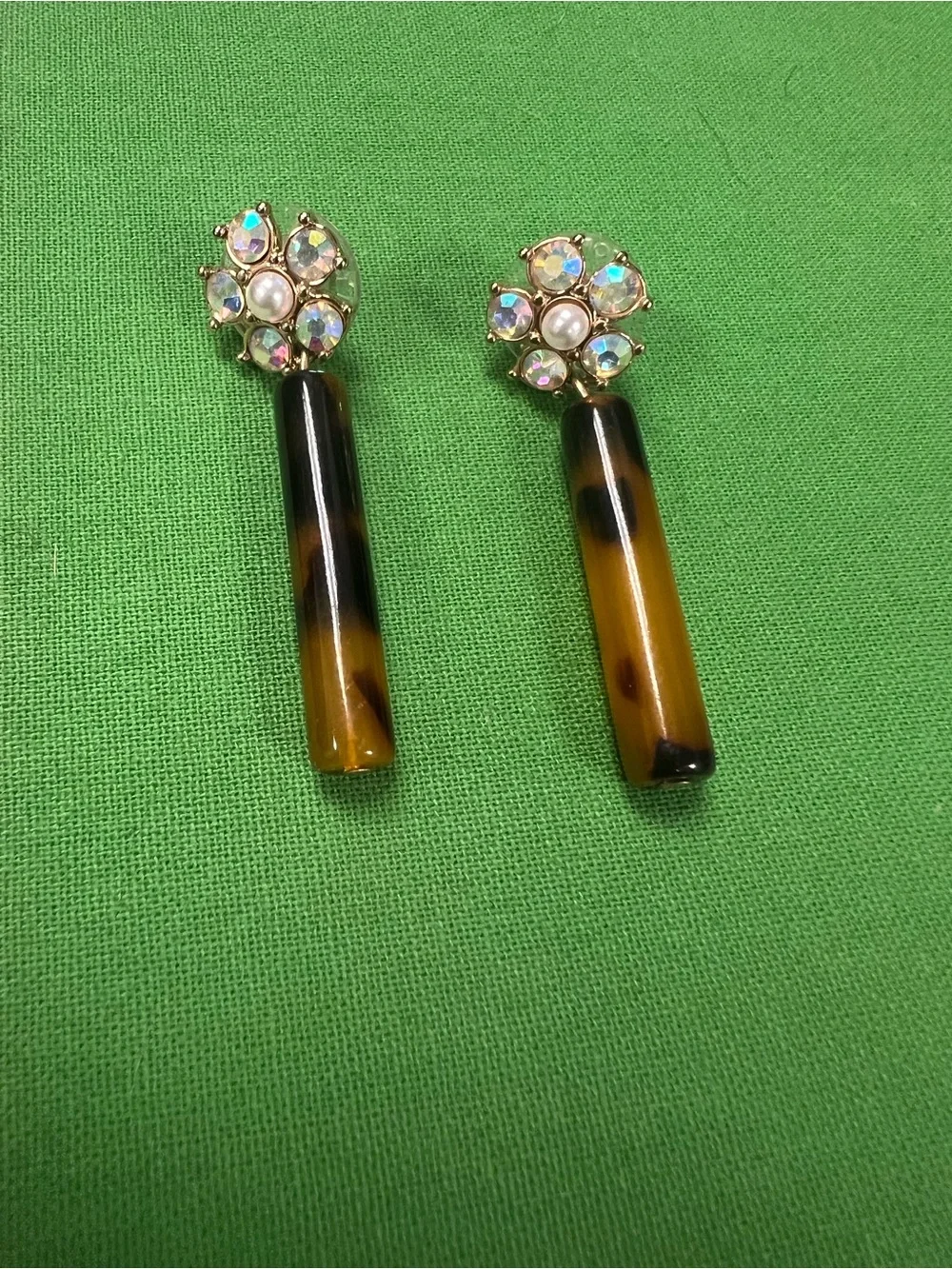 Crystal Flower Top with Tortoise Drop Earrings